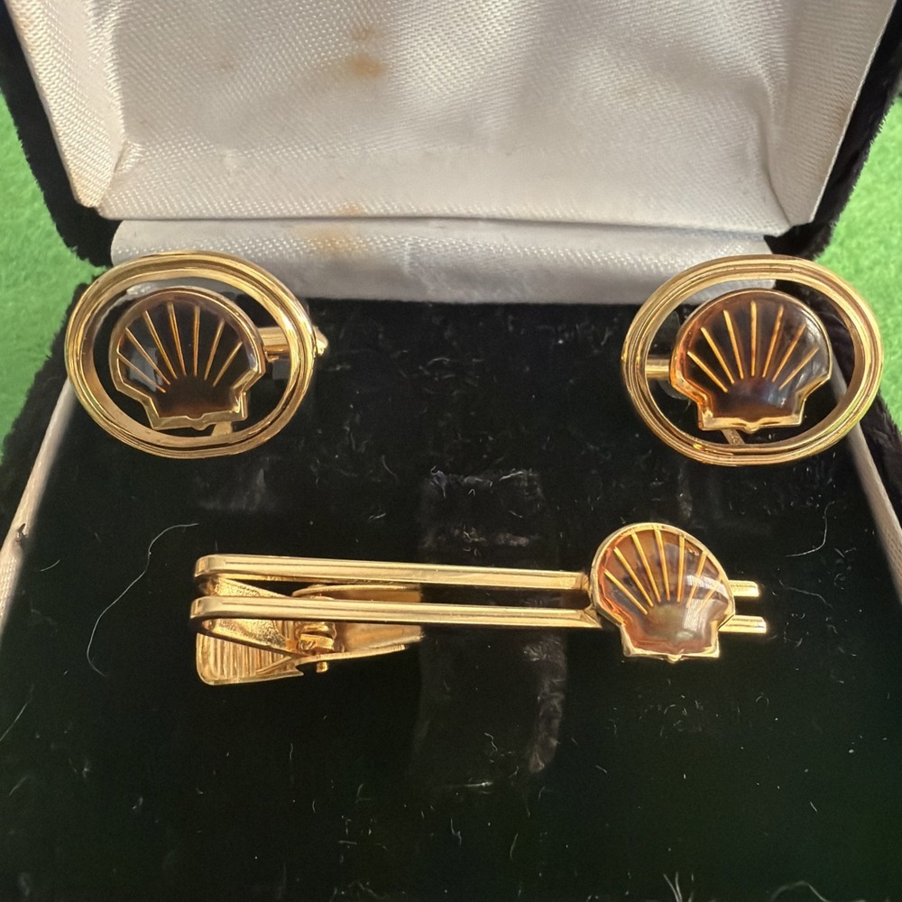 Vintage Shell Petroleum Cufflinks and Tie Pin Set Amber Gold Tone Gas Oil C3